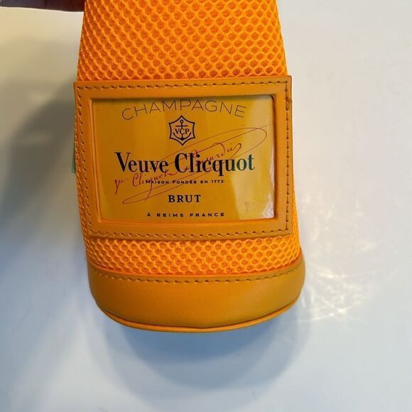 Veuve Clicquot Brut Champagne Orange Insulated Jacket NEW - Picture 3 of 8